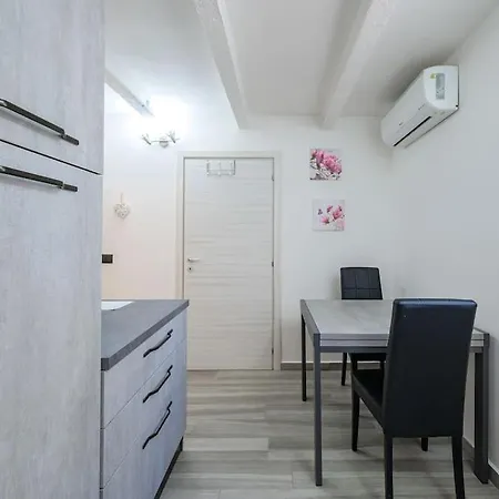 Lovely Nest Near Centre - Groundfloor Módena