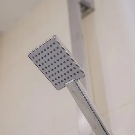 Lovely Nest Near Centre - Groundfloor アパート モデナ