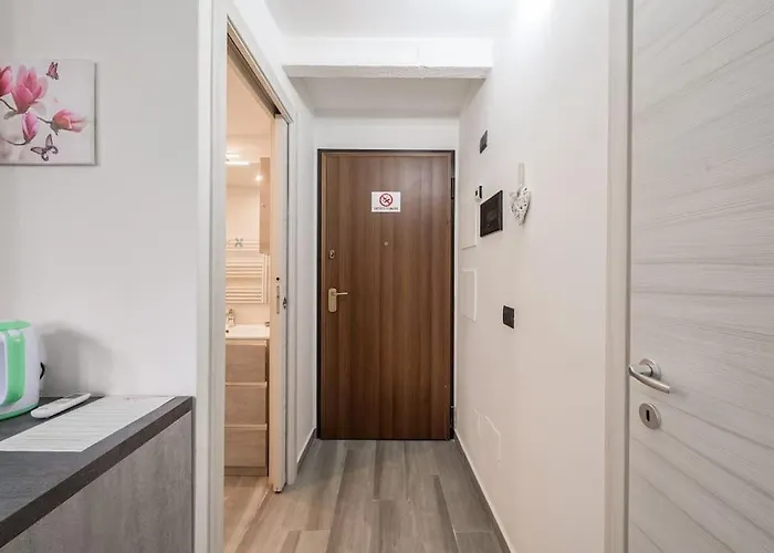 Lägenhet Lovely Nest Near Centre - Groundfloor Modena